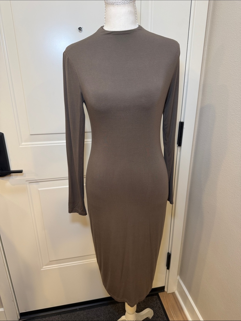 Long Sleeve Bodycon Midi Dress in Taupe Gray